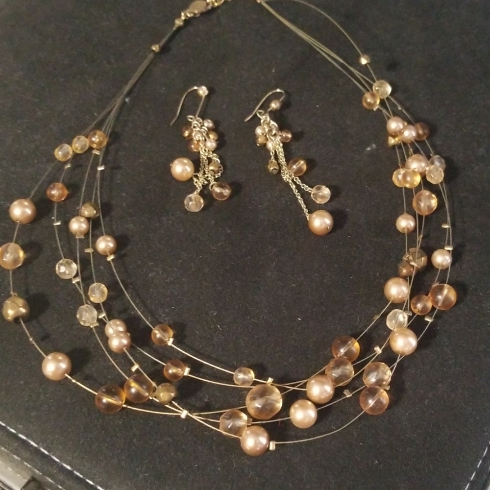 NWOT Set _Necklace and Earrings